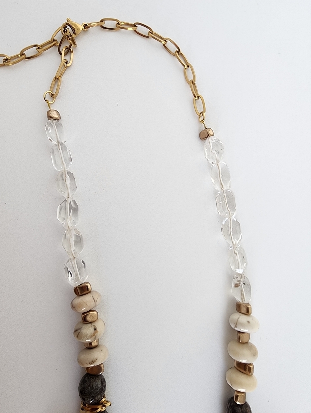 Boho statement necklace featuring natural Clear quartz and Agate Beads - Picture 6 of 6